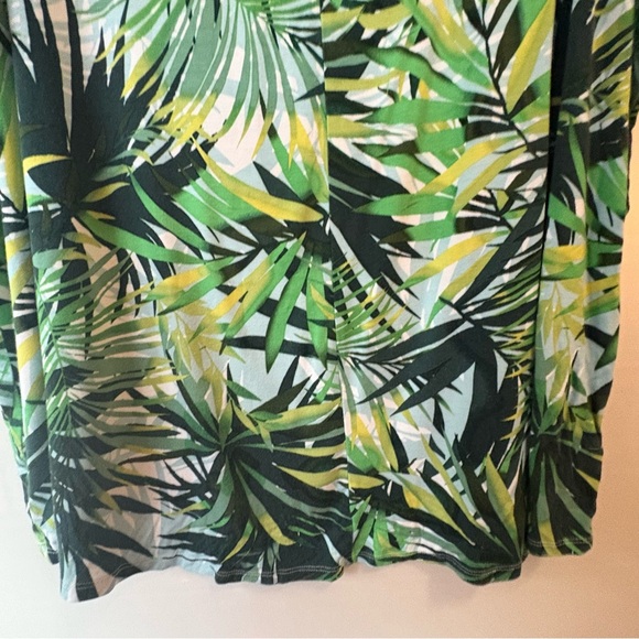 Cable & Gauge Green Leaf Print Women's Blouse - Picture 6 of 8